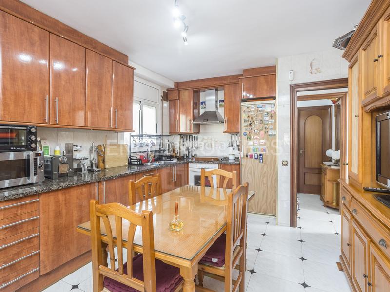 Foto c4bd388c-7a8d-494f-a8b2-83740e9e7077. Casa  unifamiliar a 2 kms de la playa! en Cunit residencial Cunit