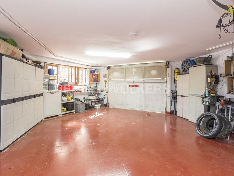 Foto cfd527fc-f19c-4b06-8bbf-d0f2b66c8337. Casa  unifamiliar a 2 kms de la playa! en Cunit residencial Cunit