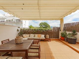 Rent House in Can Pei. Magnífica casa adosada esquinera