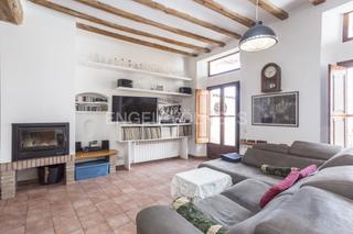 Casa a Moià. Histórica casa de pueblo reformada en moià