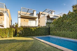 Maison à Alella. Moderna casa unifamiliar en el centro de alella