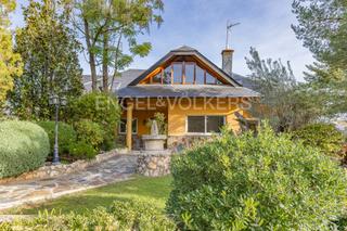 Casa a Castellarnau. Espectacular casa 4 vientos, gran terreno privilegiado