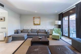 Rent House in Gava Mar. Casa adosada en alquiler  segunda línea de mar