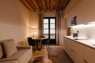 Rent Apartment in Gòtic. Vive barcelona con estilo en los arcos  1 habitación
