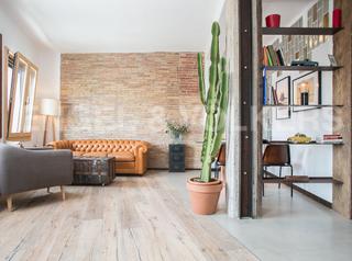 Lloguer Apartament  Plaza comercial. Piso de diseño con vista al mercado del borne