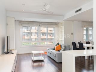 Appartement  Ronda guinardó. Magnifico piso reformado de diseño, muy cerca de la sagrada fami
