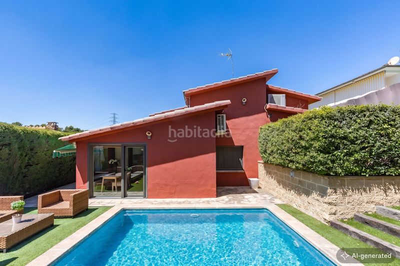 Foto 1826121f-8c24-457f-9126-bb750a2023dd. Casa exclusiva casa a 4 vientos con jardín en can font en Castellar del Vallès