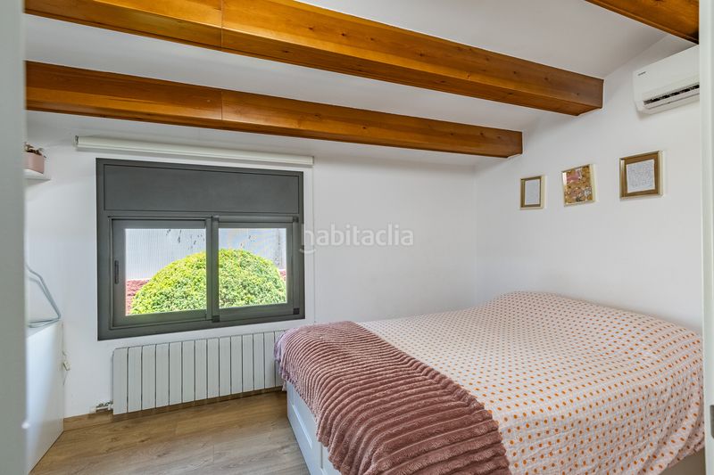 Foto 31f77ab4-f4d9-45aa-b25a-21aeb0fcda8d. Casa exclusiva casa a 4 vientos con jardín en can font en Castellar del Vallès