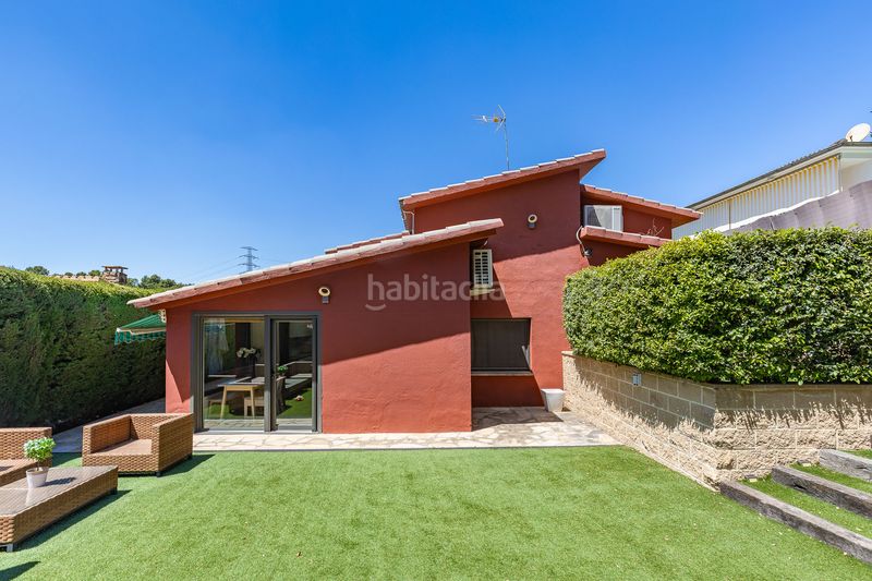 Foto 3ca3acee-7c2e-477e-92aa-fa9f3dc3f2ef. Casa exclusiva casa a 4 vientos con jardín en can font en Castellar del Vallès