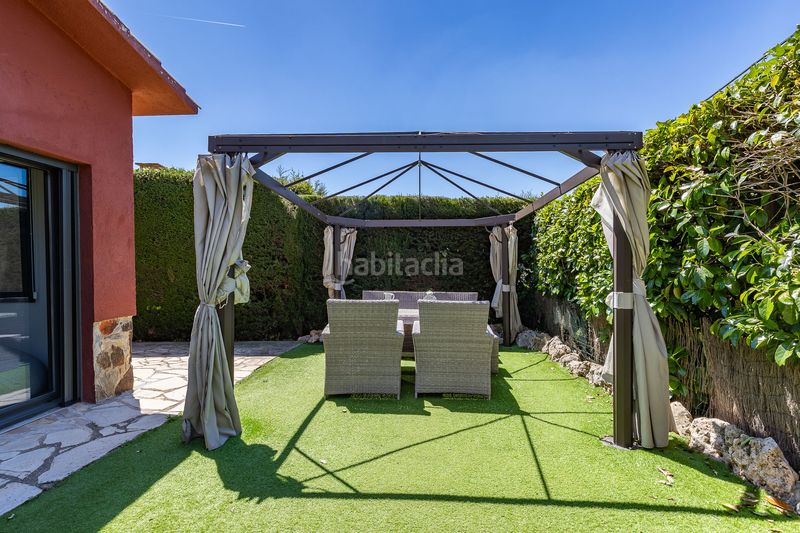 Foto 467cc76c-a7f1-4deb-ac0a-0bfc5d27b014. Casa exclusiva casa a 4 vientos con jardín en can font en Castellar del Vallès