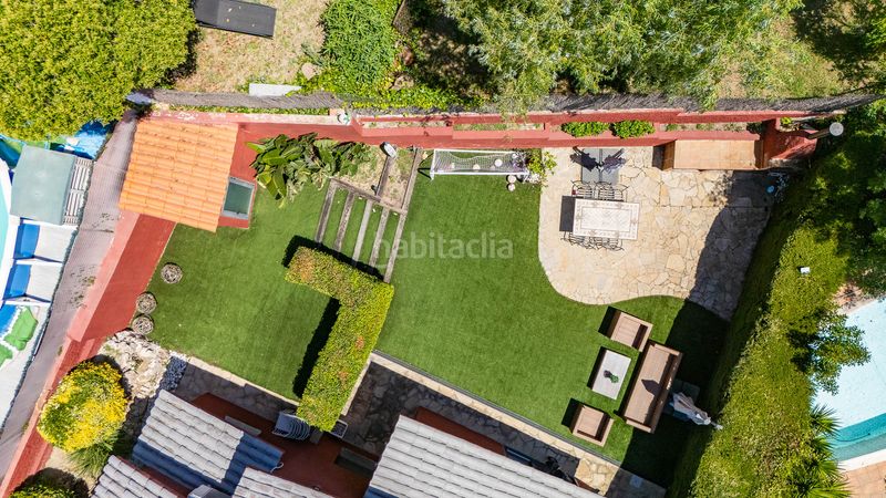 Foto 91304c7b-c70a-4983-978a-e3aaf3178c35. Casa exclusiva casa a 4 vientos con jardín en can font en Castellar del Vallès