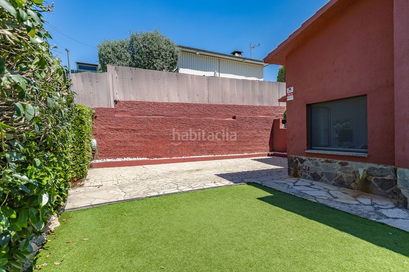 Foto 9ca5623f-2a88-47ee-9a26-696bf0620552. Casa exclusiva casa a 4 vientos con jardín en can font en Castellar del Vallès