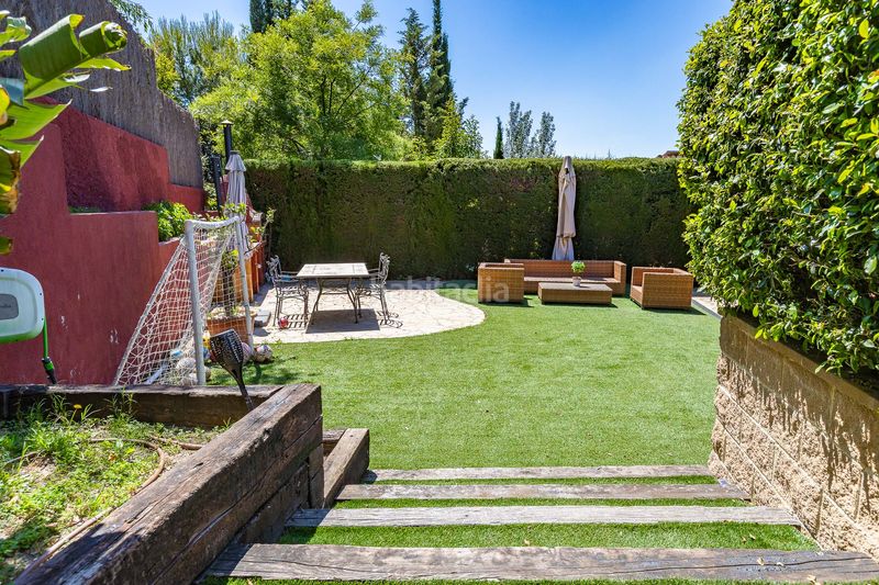 Foto edeade11-8688-456c-9671-23f21bb2576c. Casa exclusiva casa a 4 vientos con jardín en can font en Castellar del Vallès