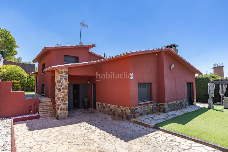 Foto f61aa3c6-71ac-4a88-828f-481f070dda19. Casa exclusiva casa a 4 vientos con jardín en can font en Castellar del Vallès