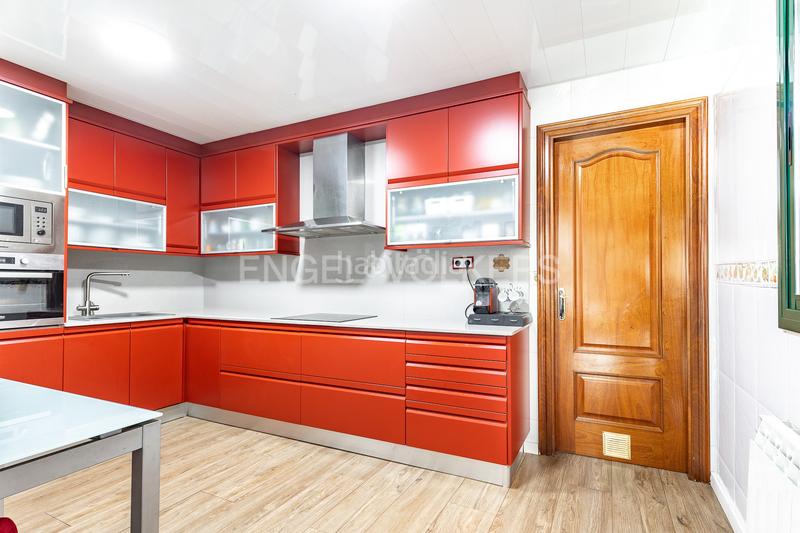 Foto 24834aec-babb-4034-abac-413f01e8aad7. Maison avec chauffage parking dans Singuerlín Santa Coloma de Gramenet