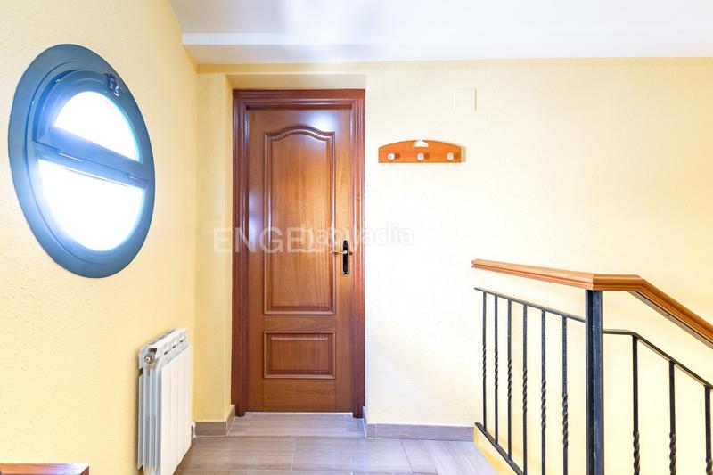 Foto 2d14d66b-1701-4599-b45d-d37d59bdfa5f. Maison avec chauffage parking dans Singuerlín Santa Coloma de Gramenet