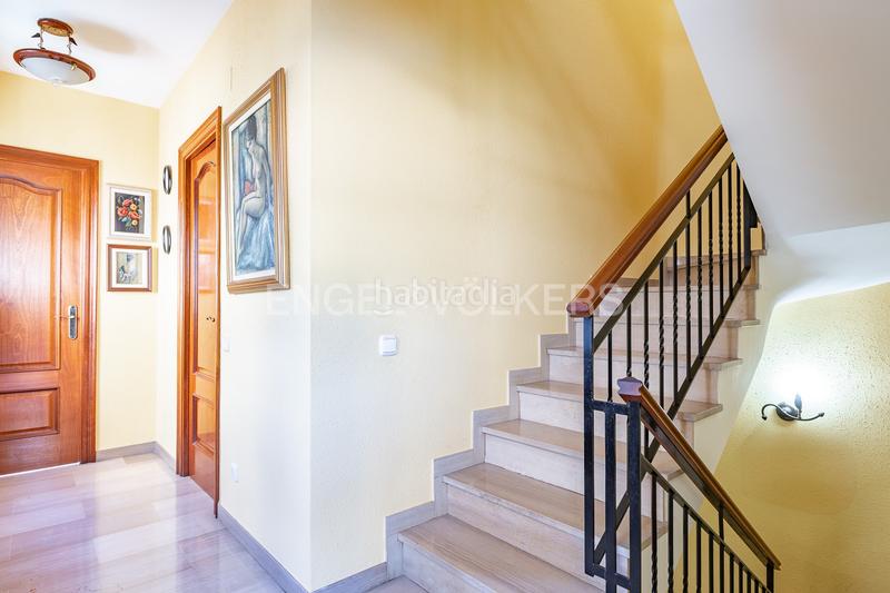 Foto 577a90a9-3250-45c1-a2ba-049ac61c2ab8. Maison avec chauffage parking dans Singuerlín Santa Coloma de Gramenet