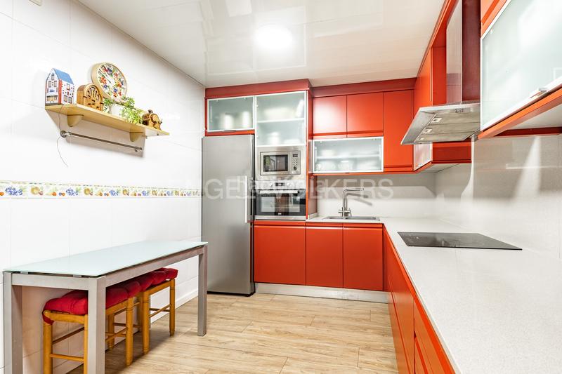 Foto 7d9c2d03-9427-4439-b1fd-a4ca563d8d5d. Maison avec chauffage parking dans Singuerlín Santa Coloma de Gramenet