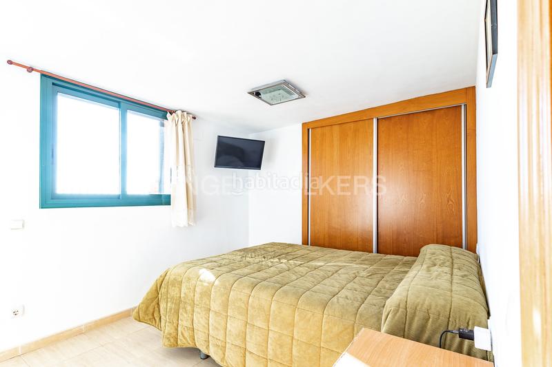 Foto 83cf8c7d-63b2-4db7-bbd0-1116dbd44aeb. Maison avec chauffage parking dans Singuerlín Santa Coloma de Gramenet