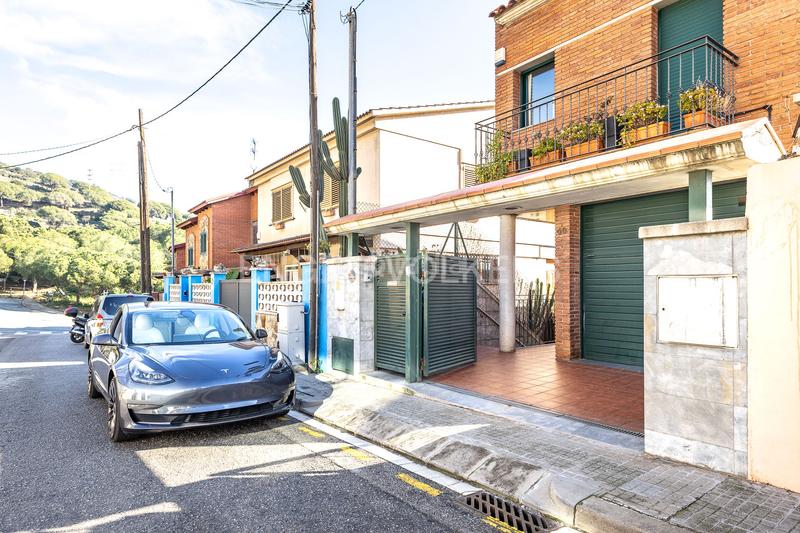 Foto a9475819-85d0-46bf-9144-be5ceec28940. Maison avec chauffage parking dans Singuerlín Santa Coloma de Gramenet