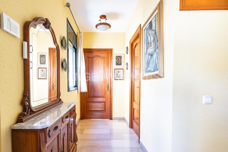 Foto a96f9216-9768-45f1-8444-9b5b86ae532a. Maison avec chauffage parking dans Singuerlín Santa Coloma de Gramenet