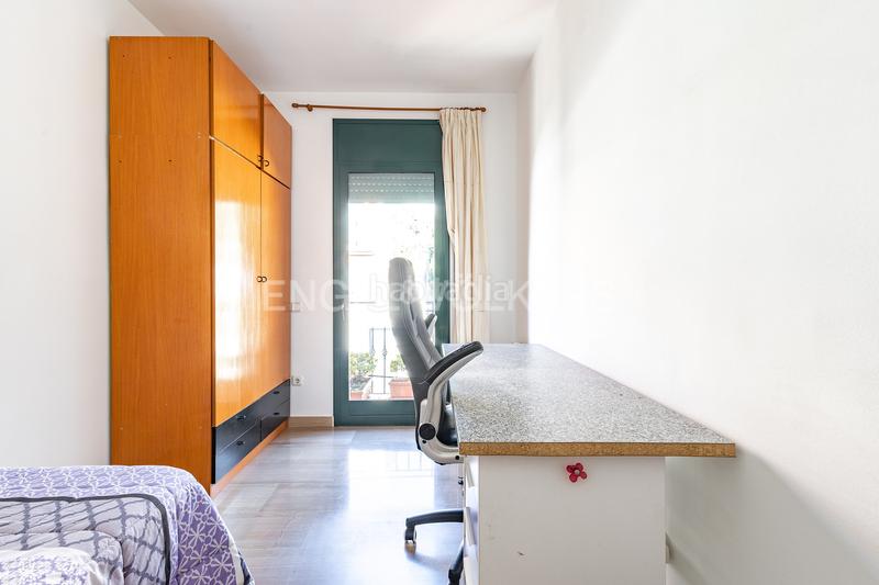 Foto ace3d26c-9809-4d3c-8f78-5d82b03cc5c3. Maison avec chauffage parking dans Singuerlín Santa Coloma de Gramenet