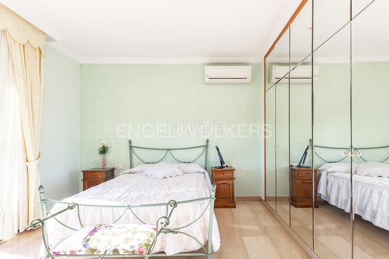 Foto b01499ff-f28a-4230-a215-b332054ced6a. Maison avec chauffage parking dans Singuerlín Santa Coloma de Gramenet