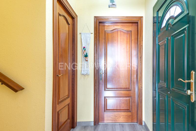 Foto ddccbf2b-4a2a-47d6-a342-d6f191db2312. Maison avec chauffage parking dans Singuerlín Santa Coloma de Gramenet