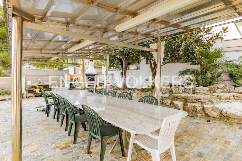 Foto 6d57be2a-b287-4266-af38-477ae7246534. Casa amb calefacció aparcament piscina a Corbera de Llobregat