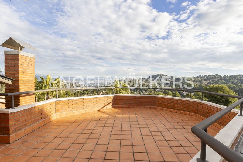 Foto be35f5c2-c8de-4f05-861f-de8cff2da422. Casa amb calefacció aparcament piscina a Corbera de Llobregat