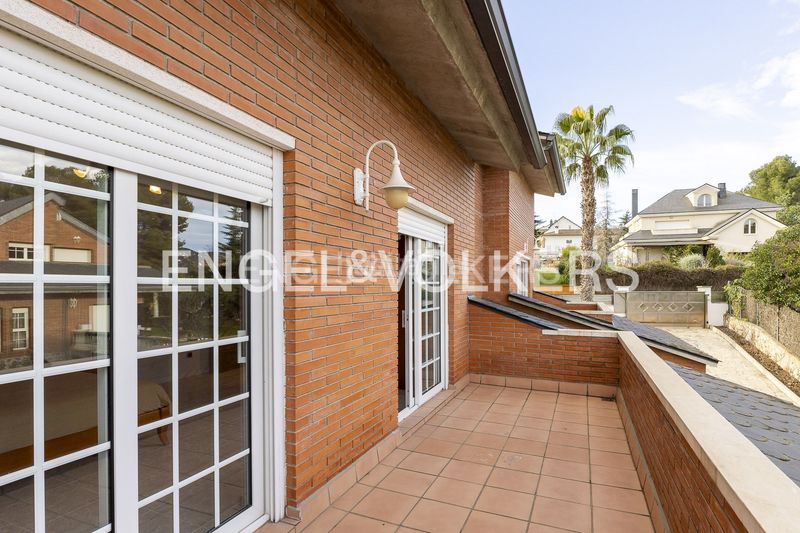 Foto cce8ef97-48fc-4c1b-b76e-d3eee2ba6d4a. Casa amb calefacció aparcament piscina a Corbera de Llobregat