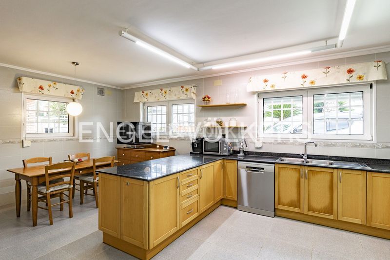 Foto e2b533dd-4662-40e4-8434-100143141172. Casa amb calefacció aparcament piscina a Corbera de Llobregat
