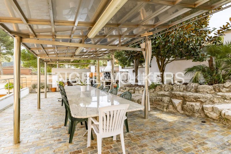 Foto e68402da-eded-493b-947b-a48449e89104. Casa amb calefacció aparcament piscina a Corbera de Llobregat
