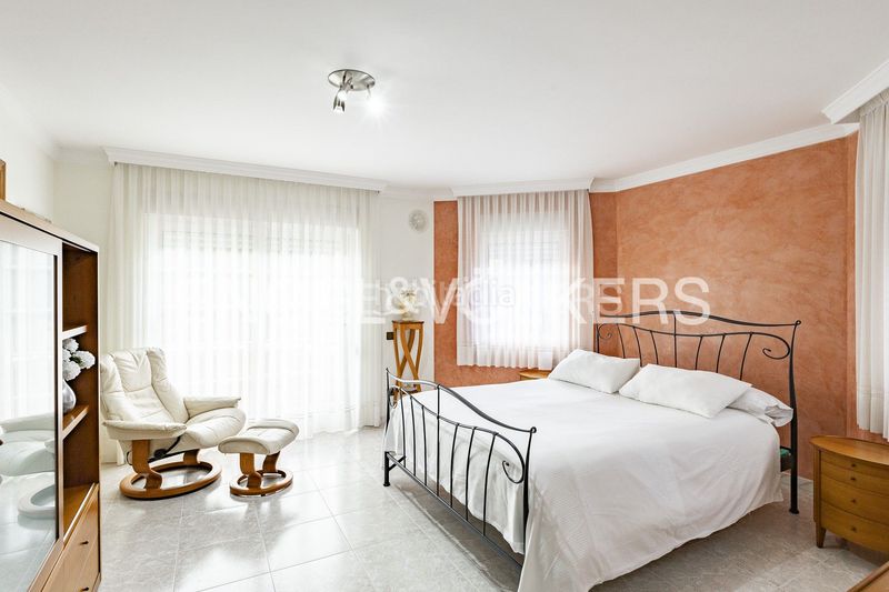 Foto e807c907-3ca6-4e36-8d57-7bc5b7788222. Casa amb calefacció aparcament piscina a Corbera de Llobregat