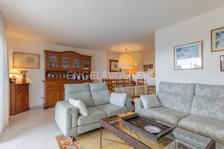 Apartament a L´Estany. Apartamento con jardín y piscina en primera linea de mar
