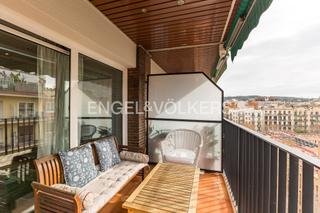 Piccolo appartamento in La Nova Esquerra de l´Eixample. Exclusivo piso con terraza y licencia turística en eixample