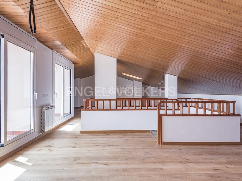 Foto 9f6c6961-4242-46be-95ae-e95ad1a0bf57. Attique avec chauffage parking piscine dans Mas Duran Sant Quirze del Vallès