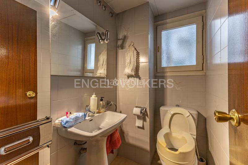 Foto 050c0a2f-3119-49f9-8f99-32de0d15ab16. Apartamento soleado piso en zona céntrica nuda propiedad en Manresa