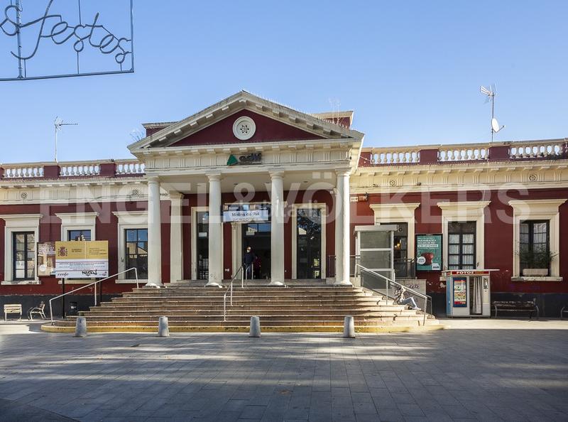 Foto 004f8e99-c48a-43f5-b293-117c8f0220d4. Casa adossada amb calefacció aparcament piscina a Molins de Rei