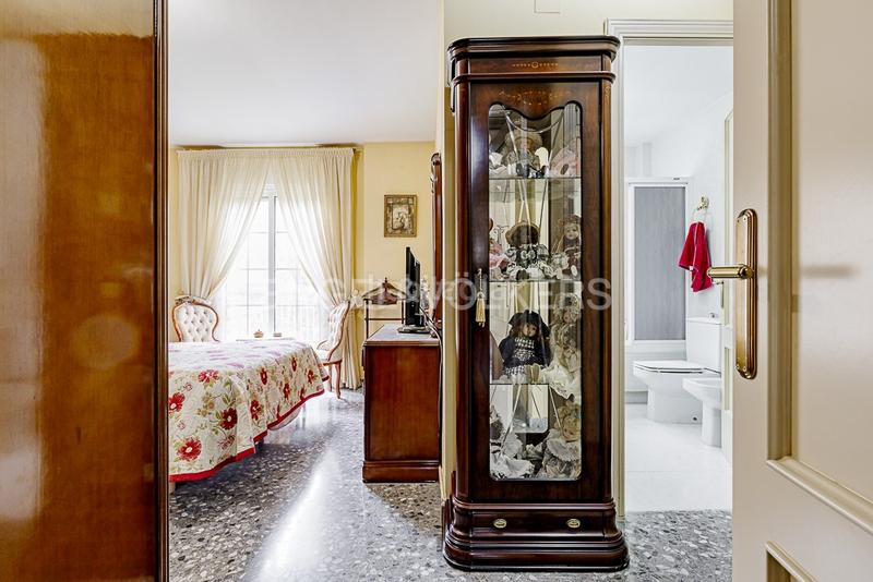 Foto 04994956-f9ec-4174-856c-6cecb5d6adf0. Casa adossada amb calefacció aparcament piscina a Molins de Rei