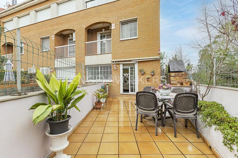 Foto 1d2a5df0-e93f-4c43-9e7f-74650f16f616. Casa adossada amb calefacció aparcament piscina a Molins de Rei