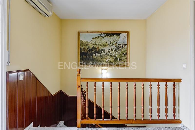 Foto 2a998617-2f55-41eb-a6ad-0c82b5c9e85a. Casa adossada amb calefacció aparcament piscina a Molins de Rei