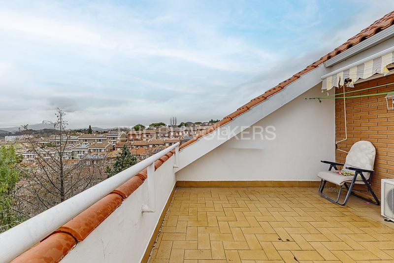 Foto 42ce698b-1bd2-4df2-bf39-9ded2e59806b. Casa adossada amb calefacció aparcament piscina a Molins de Rei