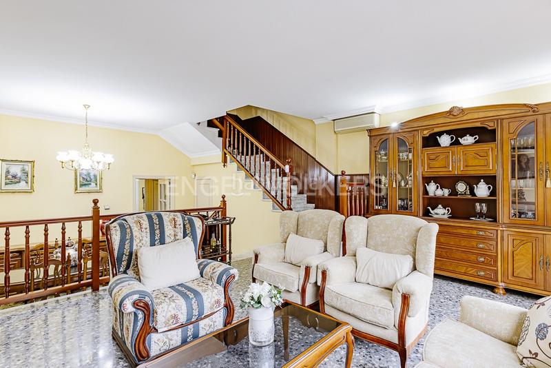 Foto 8242f57a-ad24-4f87-9da6-2495ba4d1f72. Casa adossada amb calefacció aparcament piscina a Molins de Rei