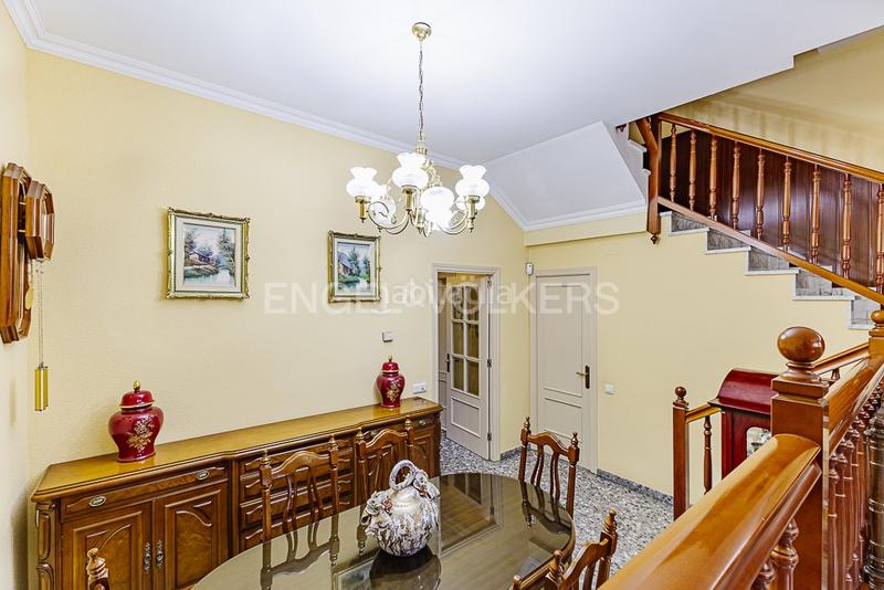 Foto 953ae257-9bf0-4506-aa1f-77463fb12418. Casa adossada amb calefacció aparcament piscina a Molins de Rei