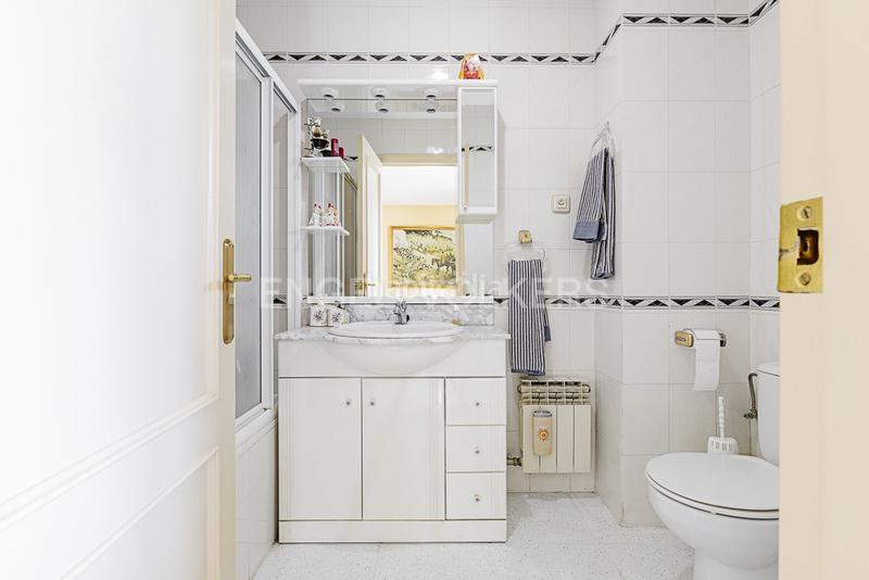 Foto a505a31b-4208-4e10-afba-0ec8aaf5993f. Casa adossada amb calefacció aparcament piscina a Molins de Rei