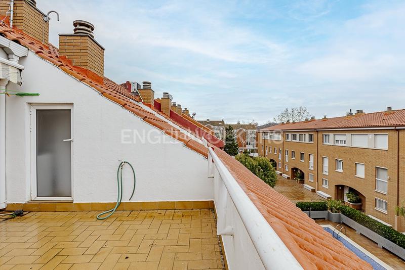 Foto c70afc6a-a76b-481b-8e36-60b3d33429d5. Casa adossada amb calefacció aparcament piscina a Molins de Rei