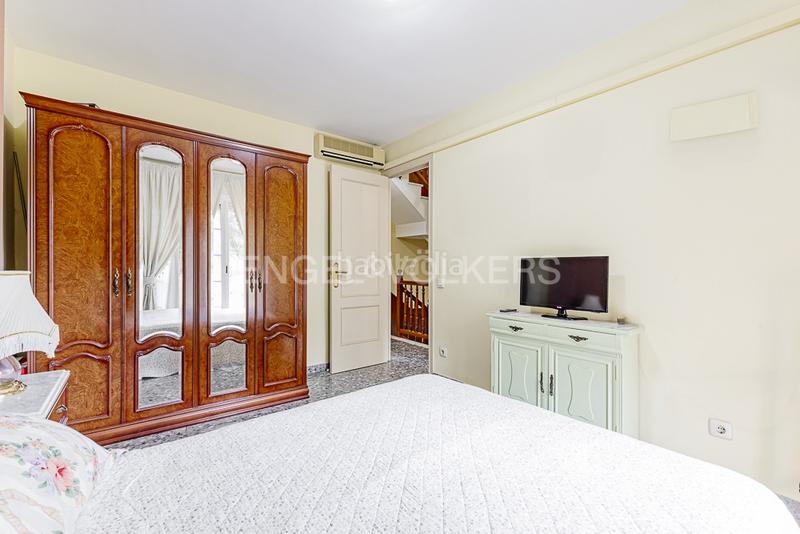 Foto d31e5f83-844e-48c2-999d-8eb00680a6b2. Casa adossada amb calefacció aparcament piscina a Molins de Rei