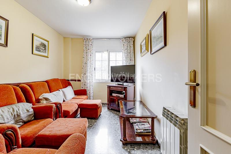 Foto f64fc701-5e2f-4115-9e95-fbd7a96afad7. Casa adossada amb calefacció aparcament piscina a Molins de Rei