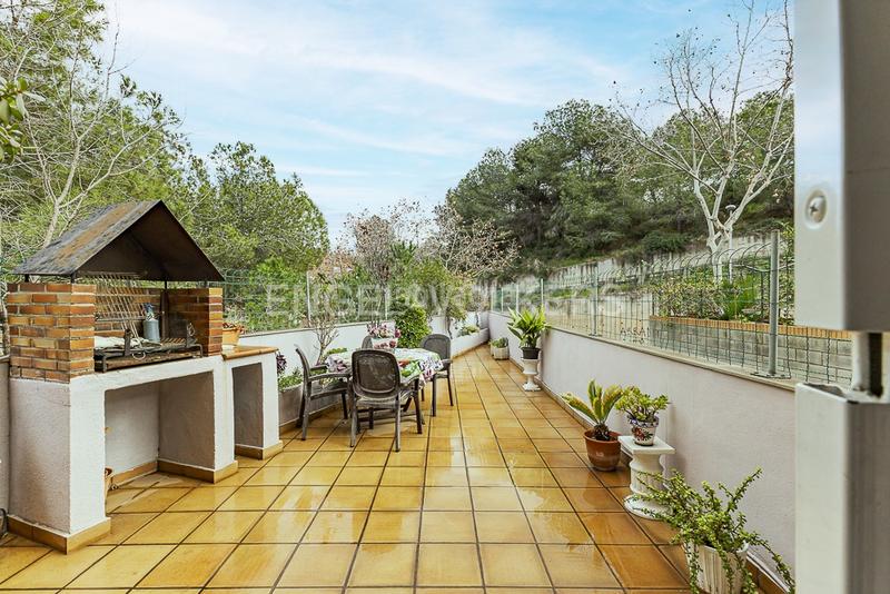 Foto fd284a1e-8ed2-4c16-9678-825d12515a24. Casa adossada amb calefacció aparcament piscina a Molins de Rei